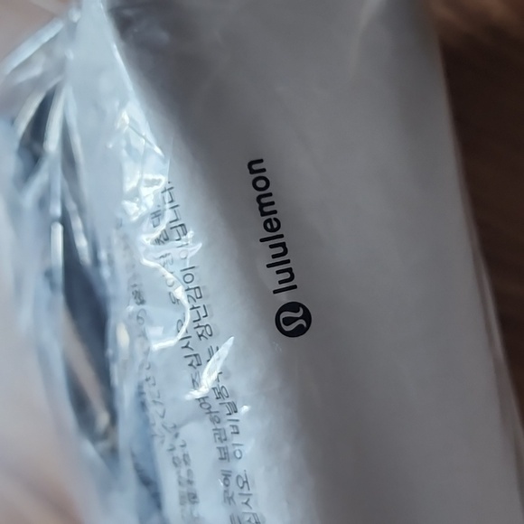 Lululemon NWT! "The Everwhere Clear Belt Bag" - Picture 10 of 16